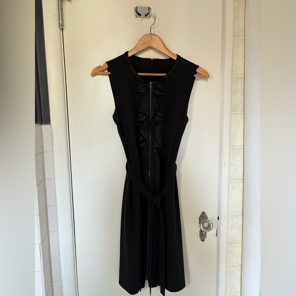 LBD Elie Tahari black sleeveless dress size 4